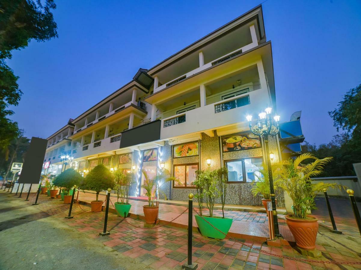 The Avenue Orlim Aparthotel Cavelossim Exterior photo